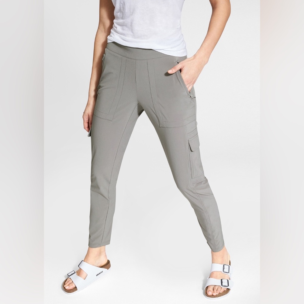 Athleta Gap Chelsea Cargo Pants size 8